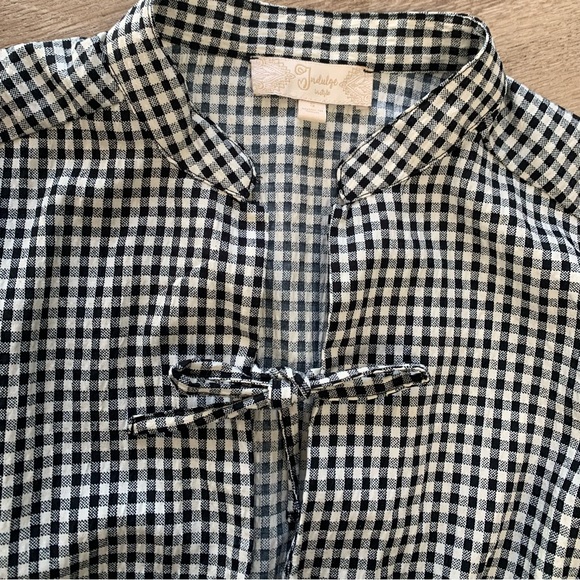 Indulge Gingham Cropped Tie Front Puff Sleeve Blouse - Picture 2 of 6